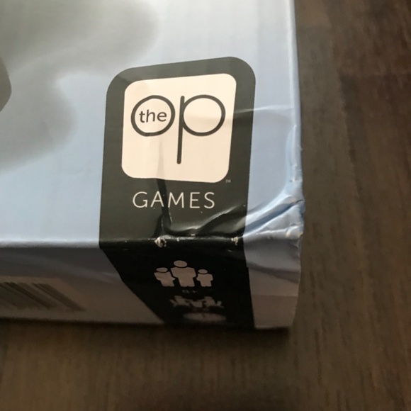 TAPPLE Word Game Fast-Paced 2-8 Players - Picture 3 of 3